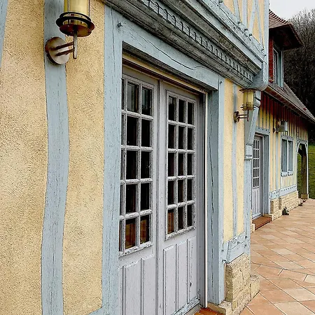 La Maison Bleue Bed & Breakfast *